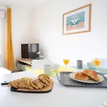 Danton Renaissance - F2 Renove - Tout Equipe